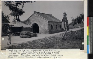 Rest house along road, Haizhou, Jiangsu, China, ca. 1910