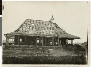 Roofing of the first house of the mission station, Ayra, Ethiopia, ca.1929-1931