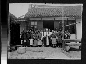 Bishop Graves with confirmation class, Hubei, China, 1899