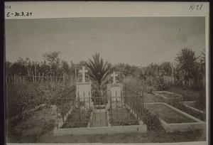 Graveyard near Bonaku (Bethel/Cameroon). Mrs Munz and her child