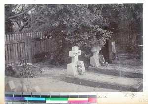 Joergen Tollefsen Nygaard's grave, Fihasinana, Madagascar, ca.1900