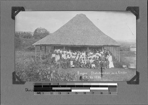 Inhabitants of Rungwe mission station, Rungwe, Tanzania, ca. 1903