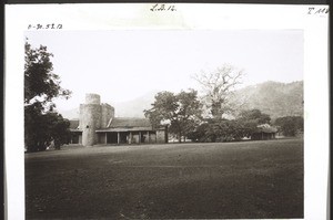 Station buildings Bassari