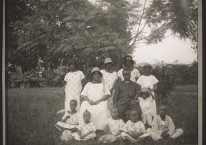 Pfr. Akwa v. Kumase m. Familie (Martin 1928)