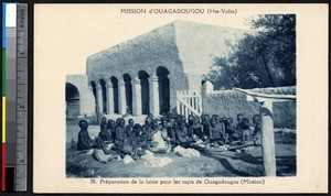 Indigenous children preparing wool, Ouagadougou, Burkina Faso, ca.1900-1930