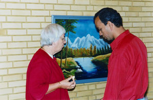Council of Partners 1995: Janne Garder i samtale med Samuel Reuban, generalsekretær, Junior Ministry, Partnership møde september 1995, Skanderborg