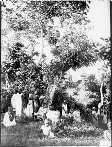 Listeners at an evangelization journey of the teachers' seminar, Marangu, Tanzania, ca. 1927-1938