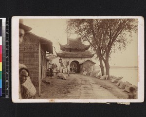 Streetscene, Wuhan, China, ca. 1885-1890