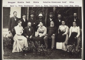 Accra / 1898/99. Brugger, Biehle, Dahl, Rösle, Schulte, Missionar Graf, Götz, Herr u. Frau Binhammer, Herr u. Frau Duisberg, Frau Graf, Frau Götz