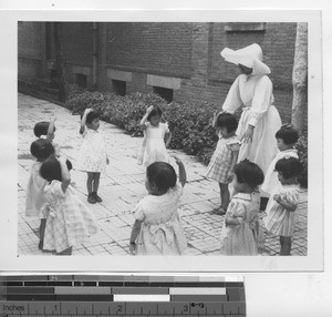 Catholic orphans in China, 1947