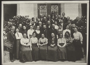 "Von einer gedruckten Vorlage: Goldcoast Missionaries present at the Anniversary in Basel, June 1911."