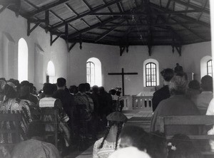 Service in the church of Chepenehe : Rev. Thidjine is preaching