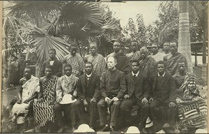 Twisynod, Aburi, 1909.""Okwau representatns with missionary Schimming andpastor Martinsen, right