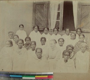 Christiane Svendsen together with women's group, Fianarantsoa, Madagascar, ca.1890