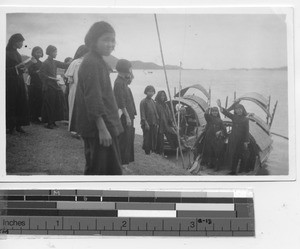 Sisters going for a picnic at Jiangmen, China, 1937