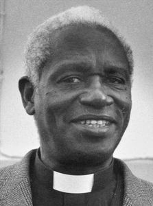 Pastor Ernest Lutashobya fra Kiziba, Nordveststiftet, Tanzania. Sammen med pastor Finn Allan Ellerbek forfatter til bogen: Bibelen som bombe, Lohses Forlag 1988