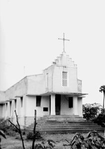 Maidumangalam, Tiruvannamalai District, 1974. Church with the Memorial Stone of Simeon's congre