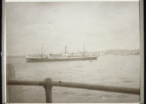 Englisches Schiff im Hafen von Grand Basam