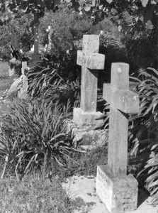 Missionary Alexander Mackay's tomb at Kampala, Uganda. Photo used in: Afrikaglimt 1964. (Alexan