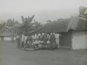 Group native Christians - Ekombe, Congo, ca. 1920-1930