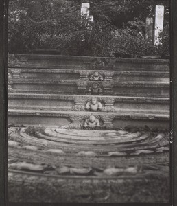 Tempel mit Mondstein Anuradhapura