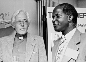 I Afrika vokser kirken med 15-20% om året - ikke tilfældigt, at Det lutherske Verdensforbund/LWFs præsident er afrikaneren biskop Josiah Kibira (th). (Anvendt i Dansk Missionsblad 6/1980) -