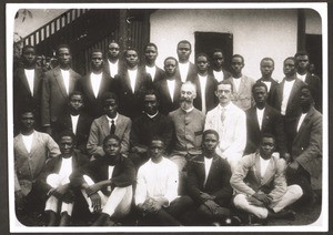 A class of the Seminary in Akropong, 8th November 1914, with the missionaries Jehle and Sticker