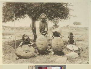 Group portrait of Maasai warriors, Kenya, ca.1908-1912