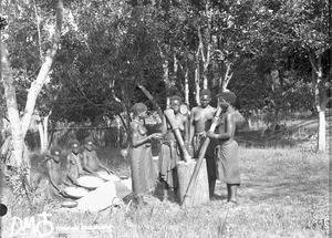 Young girls preparing flour, Valdezia, South Africa, ca. 1896-1911