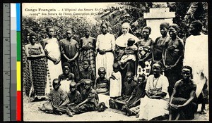 People at the mission hospital, Congo, ca.1920-1940