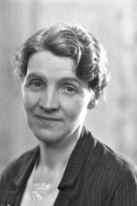 Barbara Finlayson Pedersen, b. Coats on 27. 05. 1885 in Edinburgh. Teacher. Emission to China: