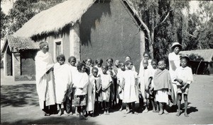 School of Manankavaly : teachers and pupils, in Madagascar