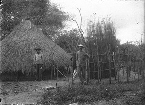 Village scene, Mudongi, Mozambique, ca. 1901