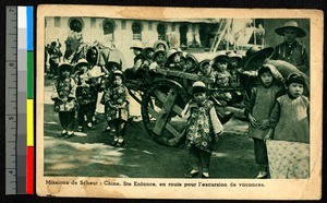 Heading out on holiday, China, ca.1920-1940