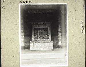 Altar des Konfuzius mit Namentafel im Tempel des Konfuzius, also kein Bild des Konfuzius