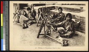 Women spinning cotton, Mission du Tche Li Sud- Est, China, ca.1920-1940