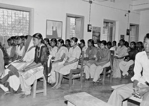 BNELC, Bangladesh 1983. Fra en gudstjeneste i Rajshahi Pigekollegium