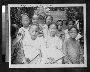 Children with fans, Ing Tai, Fujian, China, 1907