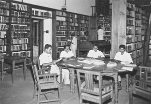 Fra biblioteket på den Teologiske Præsteskole (UTC) i Bangalore, Sydindien. 3. september 1981