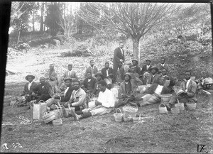 Basket weaving lesson, Lemana, South Africa, ca. 1906-1915