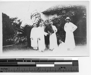 Maryknoll priests with a horse at Dongzhen, China, 1929