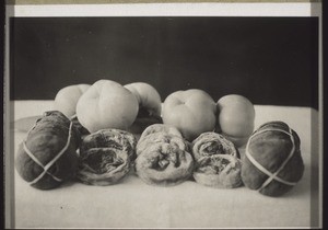 Fresh and dried persimmons