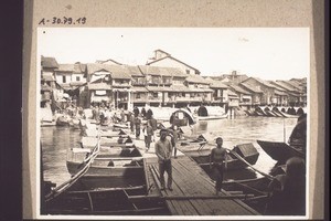 Pontoon bridge in Chinnen