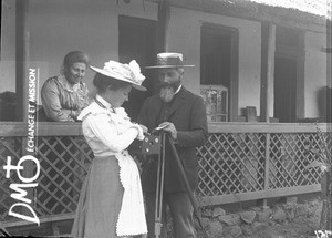 Swiss missionaries with a camera, Valdezia, South Africa, ca. 1896-1904