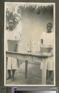 Female domestic staff, Blantyre School, Malawi, ca.1926