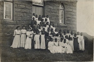 At Thabana-Morena School : teachers and girl pupils