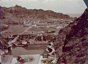 De store, gamle vandcisterner (tanke) ved Aden