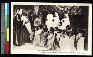 Prayers of thanksgiving, Madagascar, ca.1920-1940