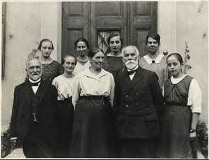 Aunt and uncle Mohr with staff