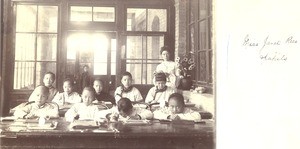 Teacher and pupils, Xiaogan, ca. 1906-1908